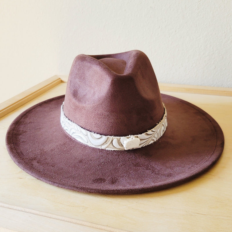 **Sandy White Floral Embossed Leather Hat Band w/ Turquoise Slab 951b