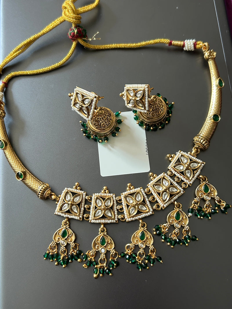 Gold look alike choker necklace set