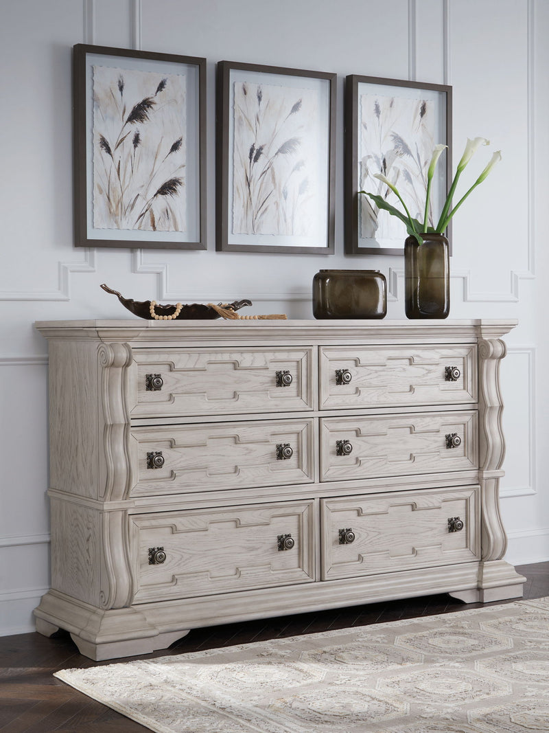 Bruchandi - Dresser