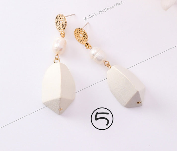 Vintage geometric metal pearl asymmetric earrings design personalized earrings