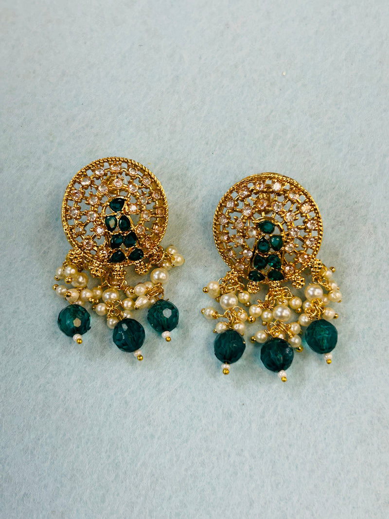 Pendant set with pearl necklace