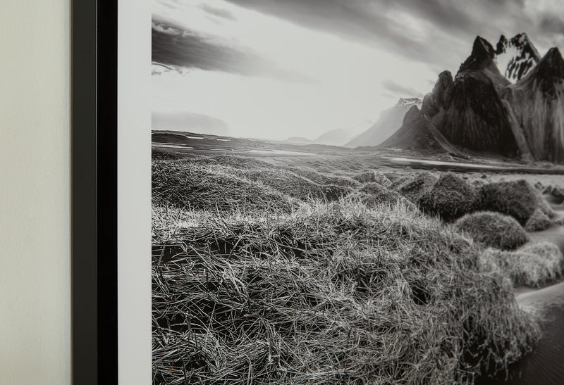 Delstone - Wall Art - Black / White