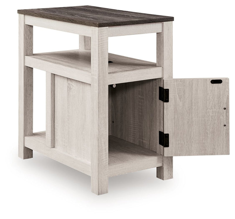 Fendenmore - Chair Side End Table