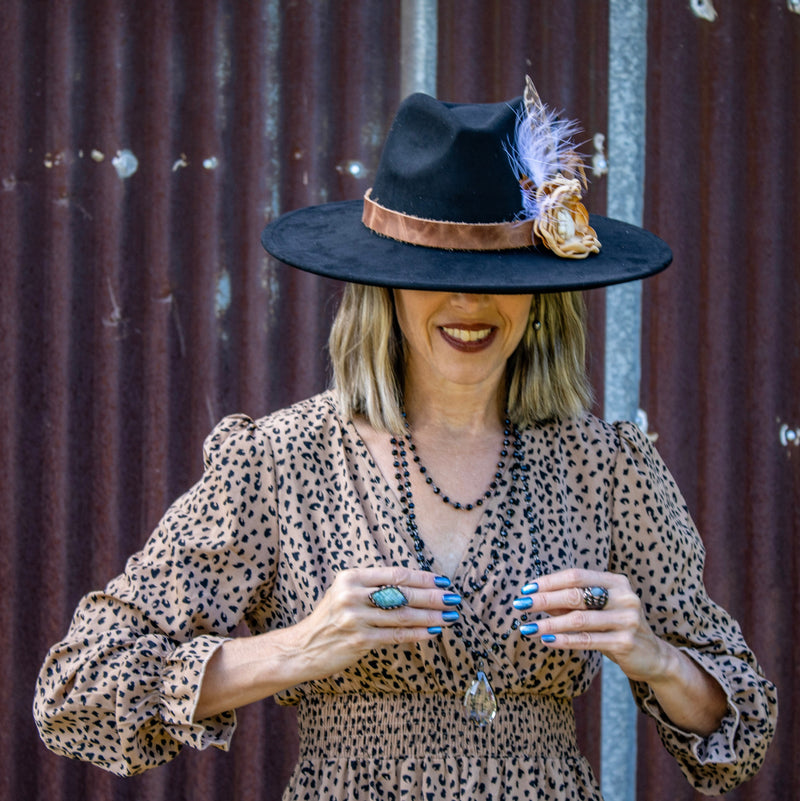 Faceted Glass Beaded Triple Strand Layering Necklace w/ Pendant 253k