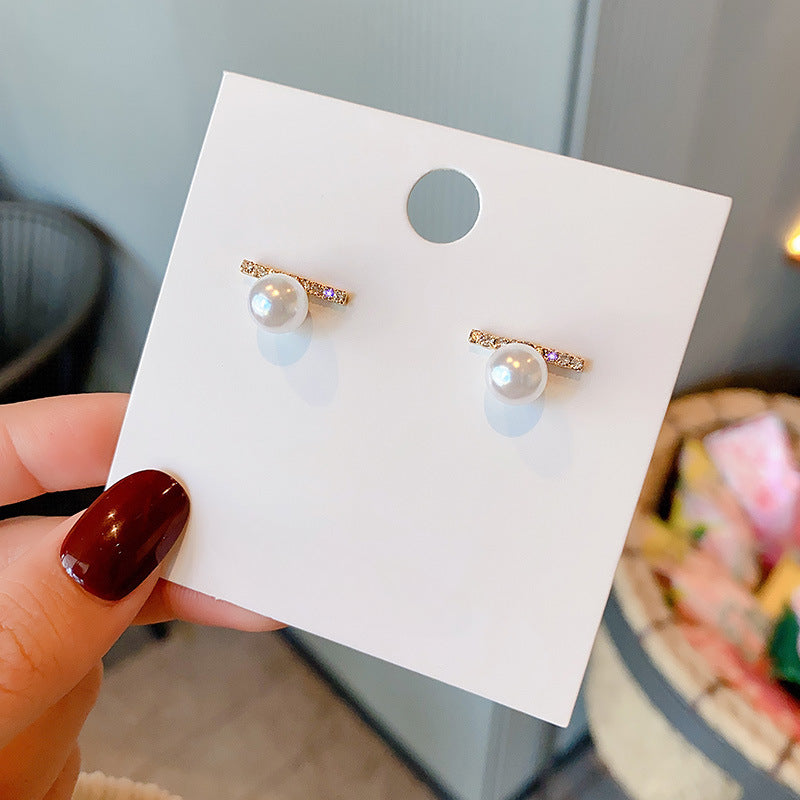 Elegant Geometric Pearl Stud Earring
