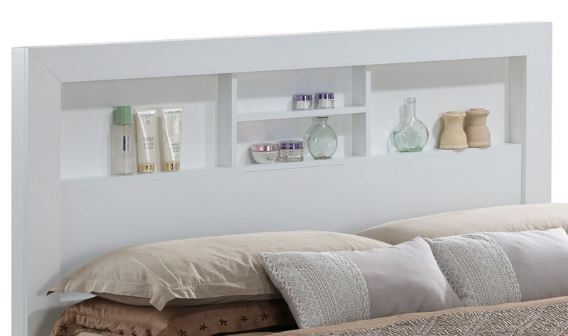 Bed With Transitional Design Stylish