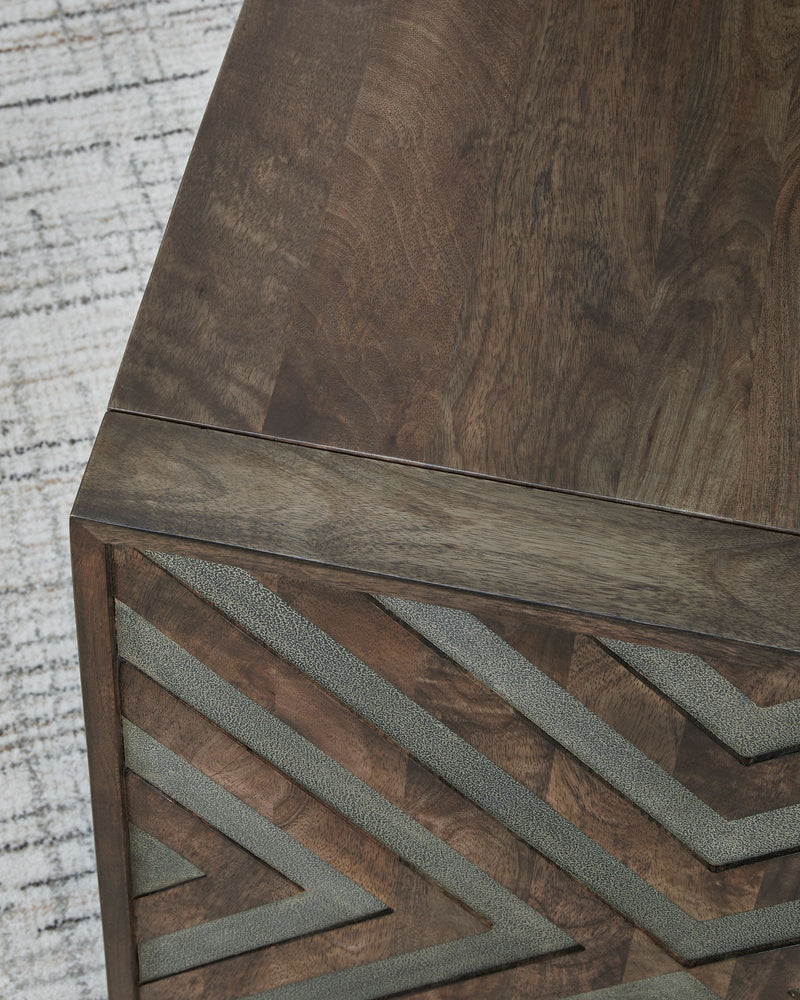 Dreggan - Square End Table - Brown