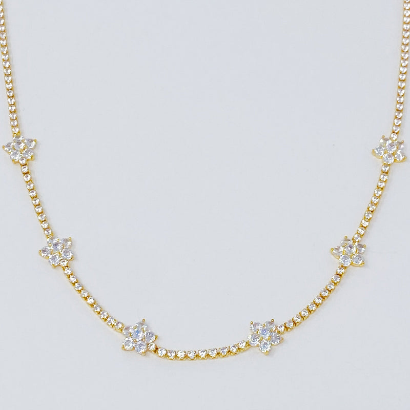 Stella Shiny Flower Necklace
