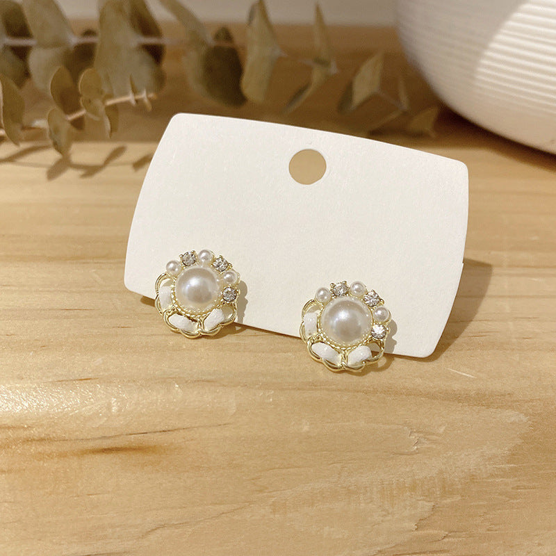 Sweet Small Pearl Round Flower Earrings