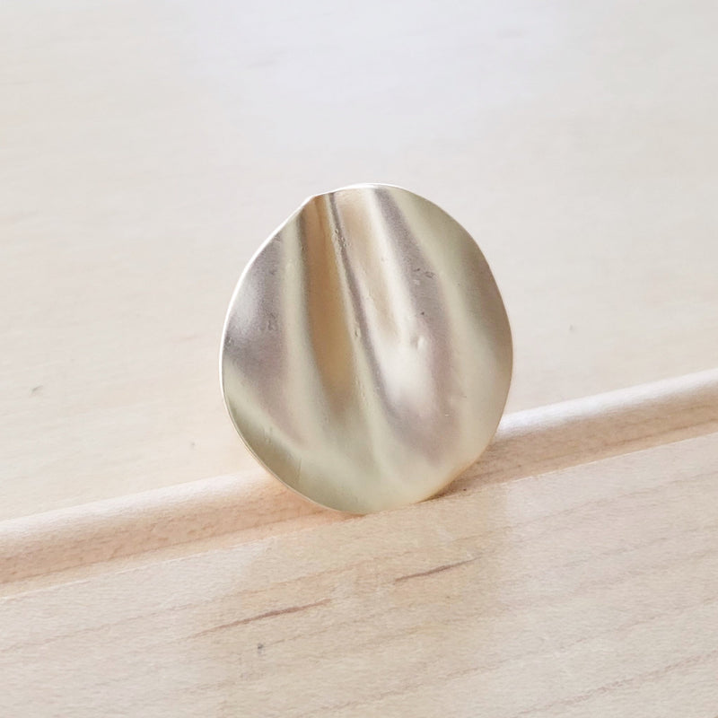 Matte Gold Electroplate Wavy Disc Ring 012a3