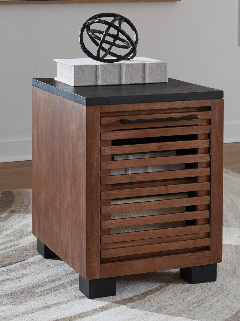 Kallari - Chair Side End Table - Warm Brown / Black