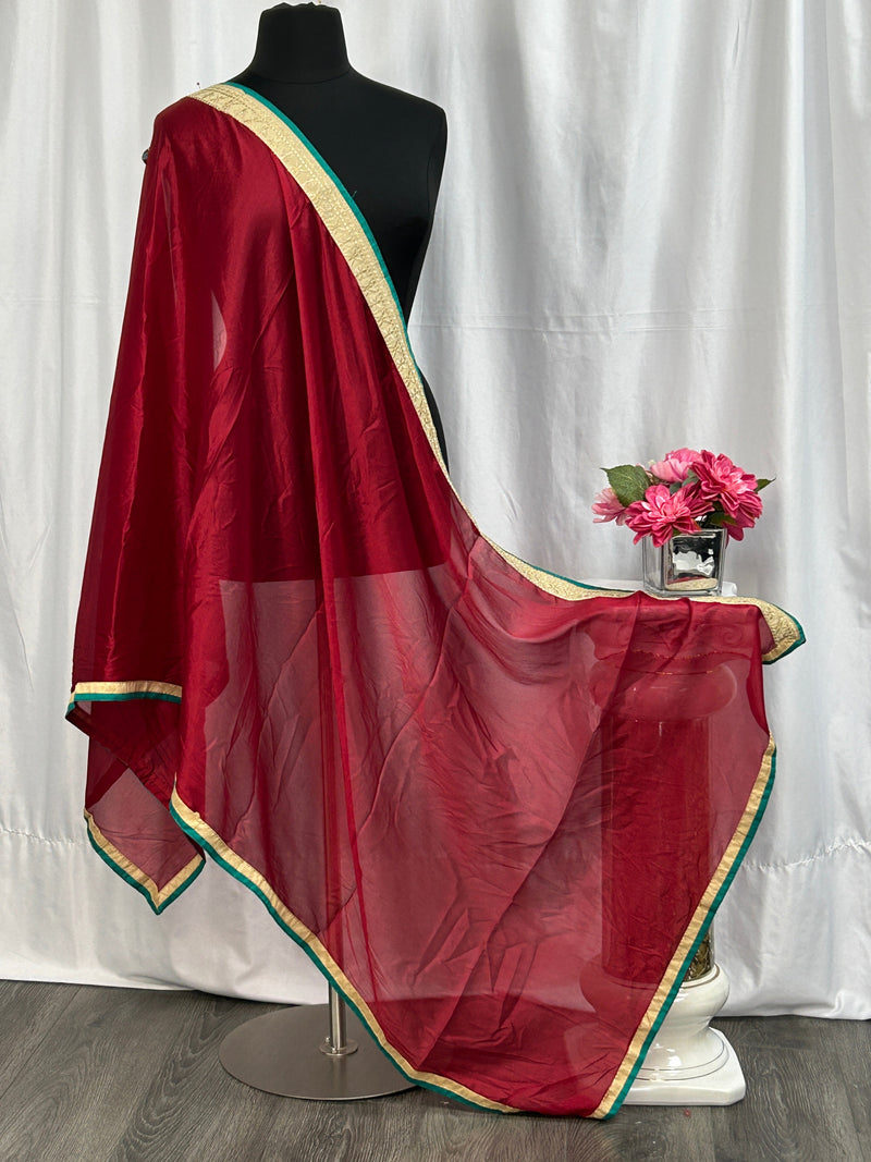 Maroon dupatta: chiffon