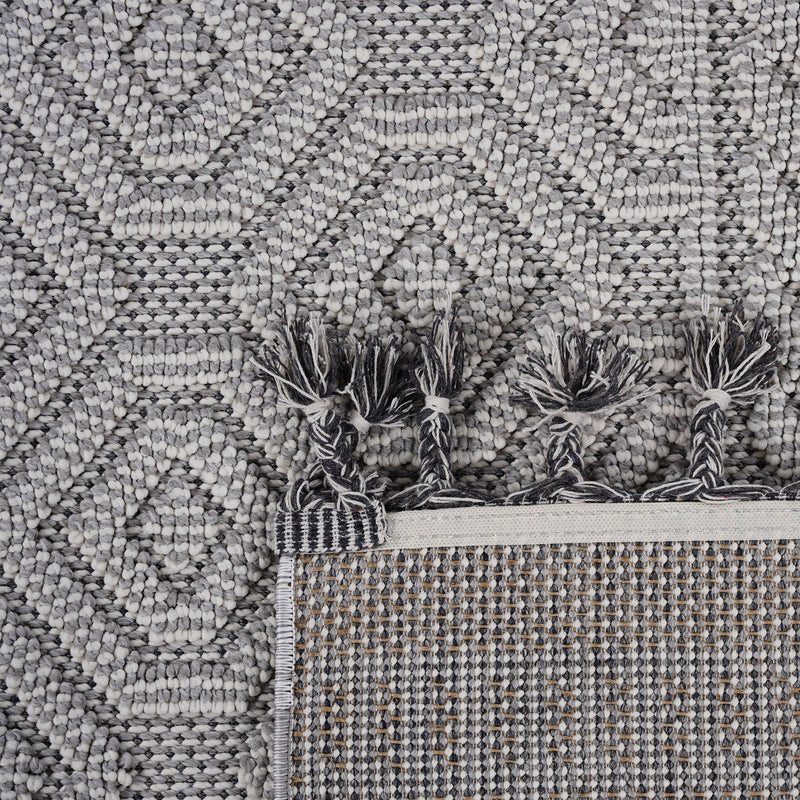 Guros - 6' X 9' Geometric Indoor / Outdoor Area Rug - White