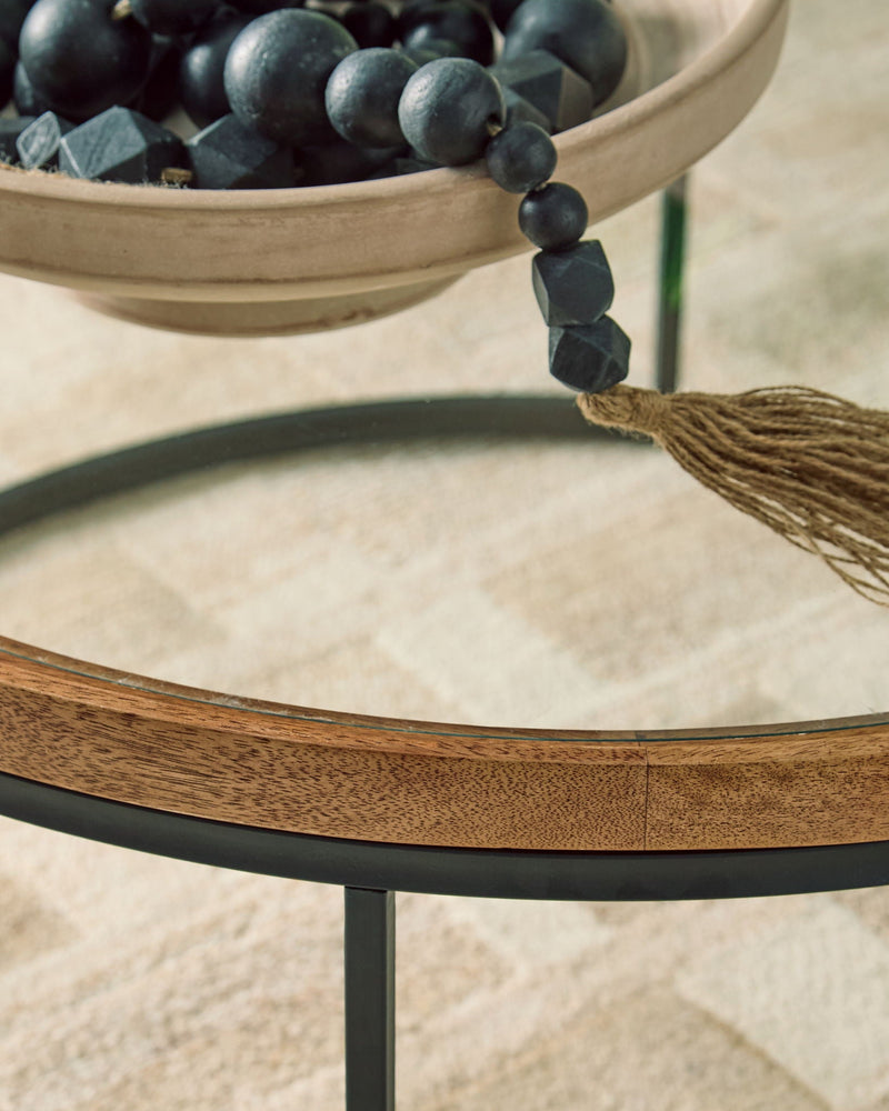 Noraluna - Round Table