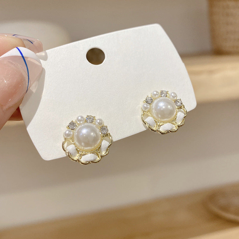 Sweet Small Pearl Round Flower Earrings