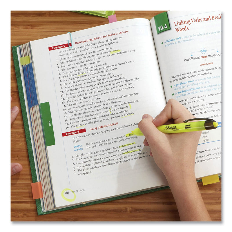 Sharpie Retractable Highlighters, Fluorescent Yellow Ink, Chisel Tip, Yellow/Black Barrel, Dozen