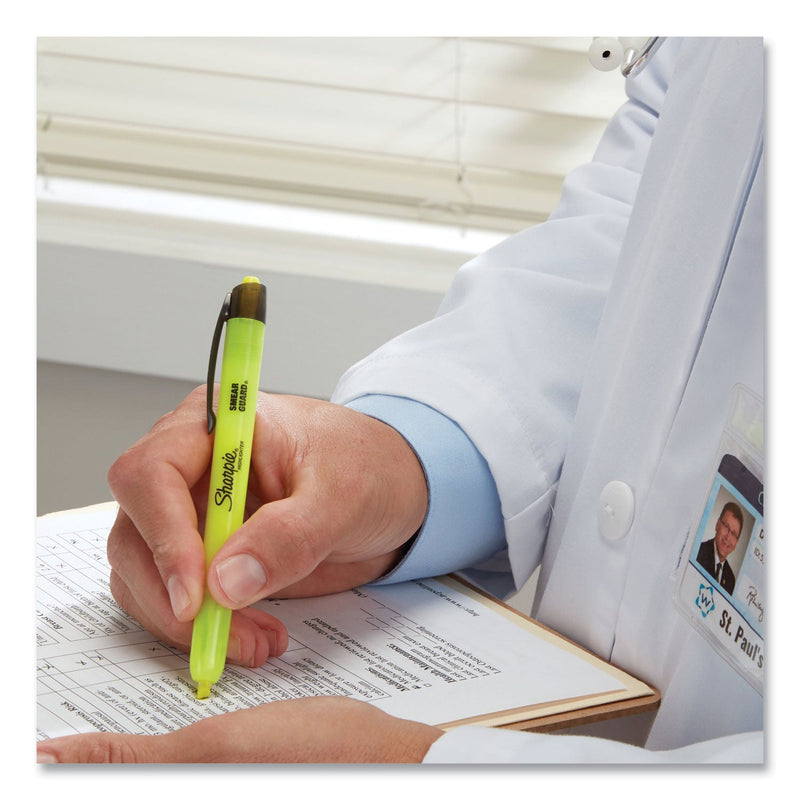 Sharpie Retractable Highlighters, Fluorescent Yellow Ink, Chisel Tip, Yellow/Black Barrel, Dozen