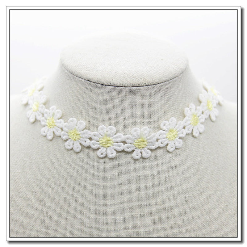 Daisy Flower Choker Necklace