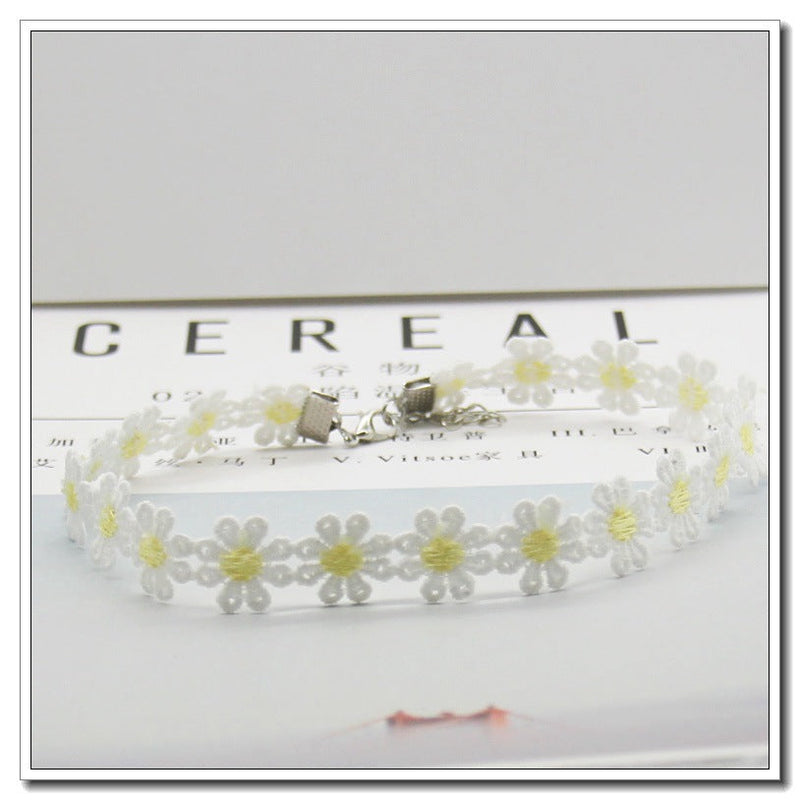 Daisy Flower Choker Necklace