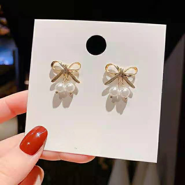 Cute Bow Pearl Earring