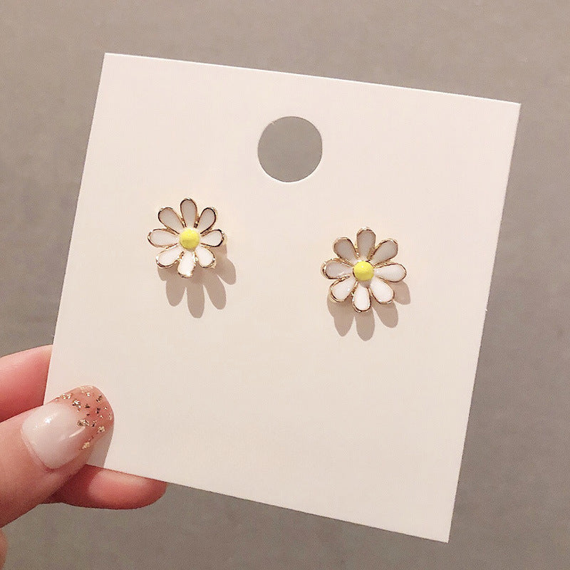 Cute Small Daisy Flower Earrings
