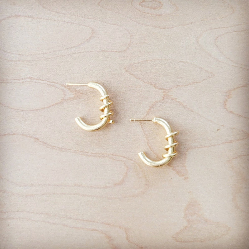 **Matte Gold Hoop Earring w/ Wire Wrapping 200i
