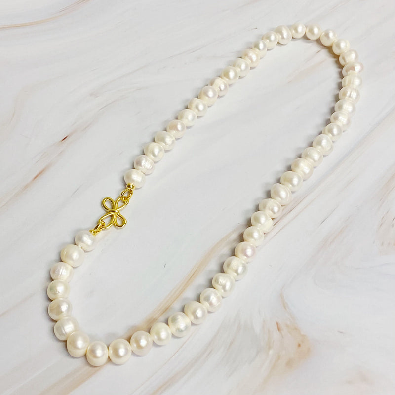 Clover Clasp Genuine Pearl Necklace