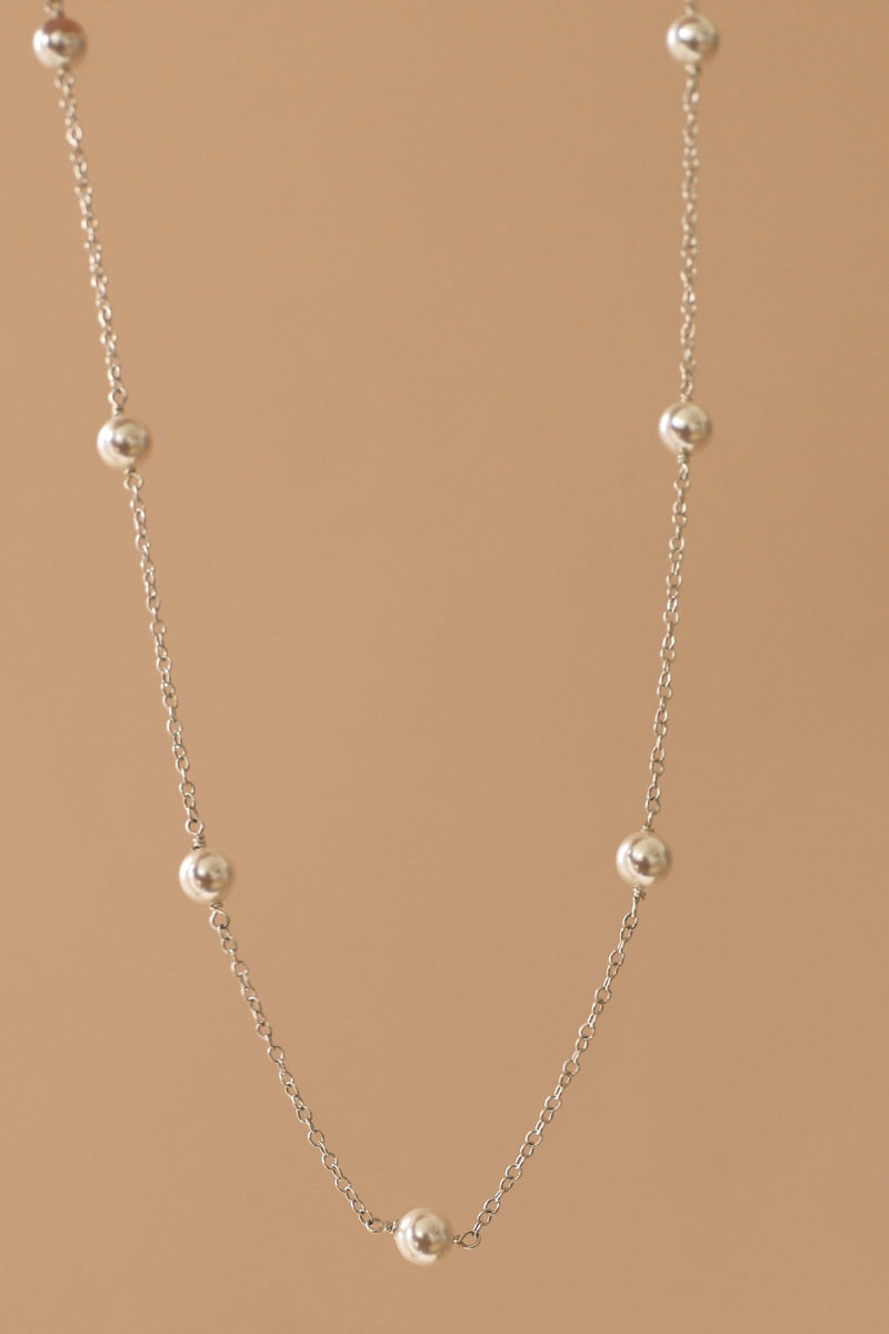 SILVER PEARL STATION NECKLACE