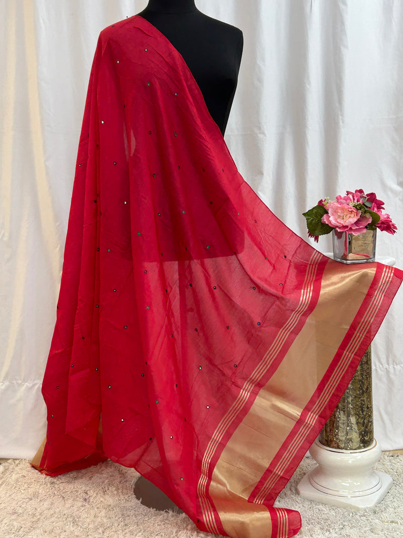 Dark pink dupatta