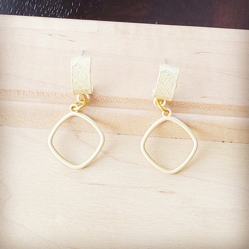 Matte Gold Cuff Earring w/ Square Dangle 200k