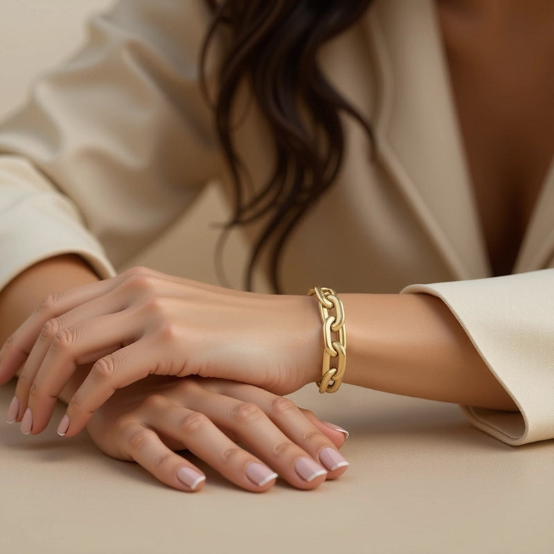Oval Domed Paperclip Bracelet in 14K Yellow Gold