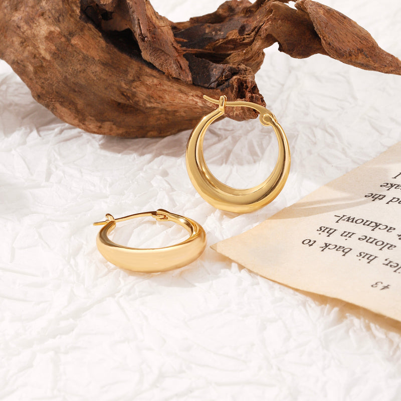 14K Gold Graduated Hoop Huggie Earring