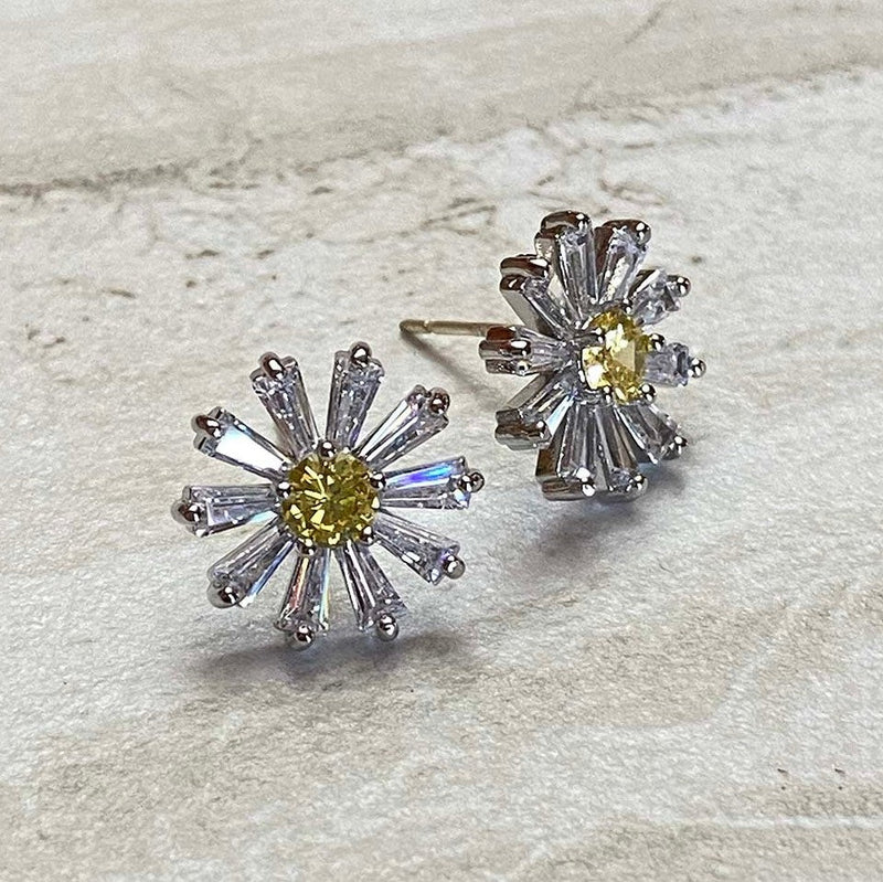 18K White Gold Citrine Daisy Earrings