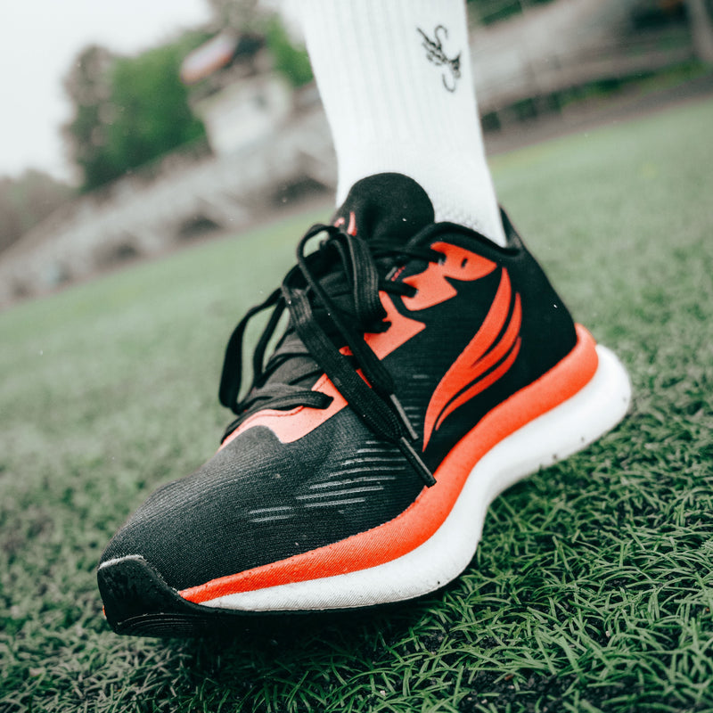 EQUUS Black Men Running Shoe