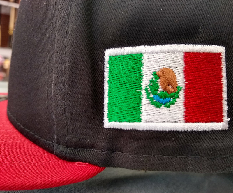 Embroidered Shield and flag SnapBack Mexico Black - Red Hat