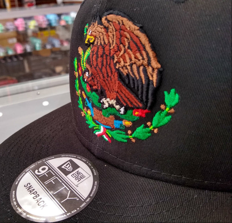Embroidered Shield and flag SnapBack Mexico Black Hat