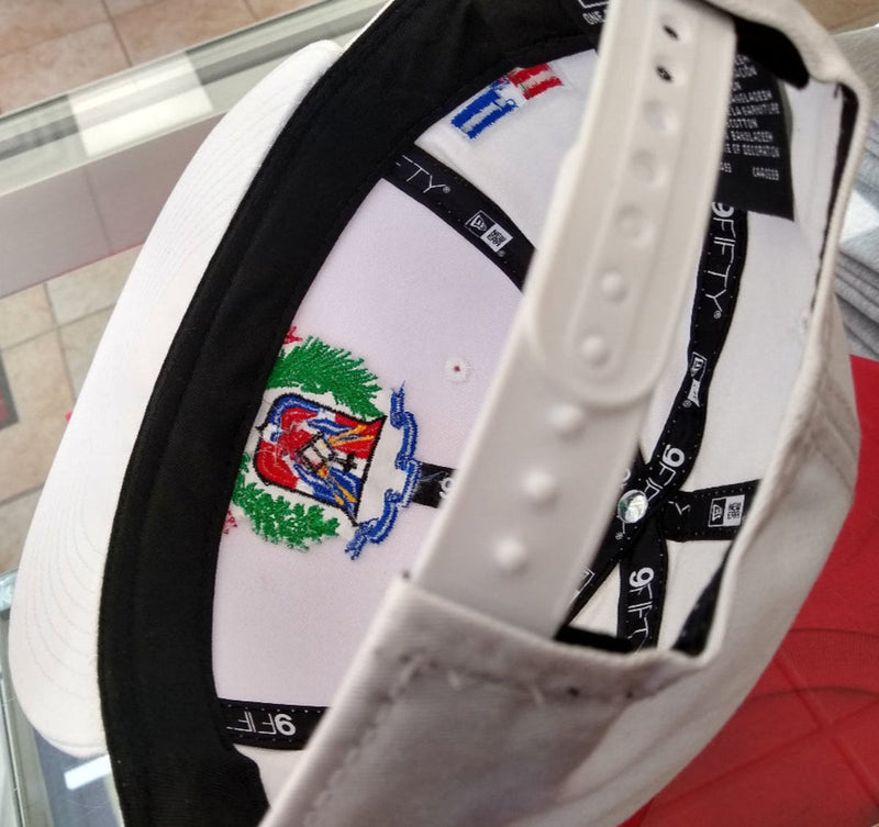 Escudo Republica Dominicana - Dominican Snapback White - Full Color Hat