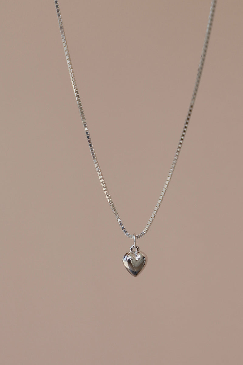 MINI SILVER PUFF HEART CHARM