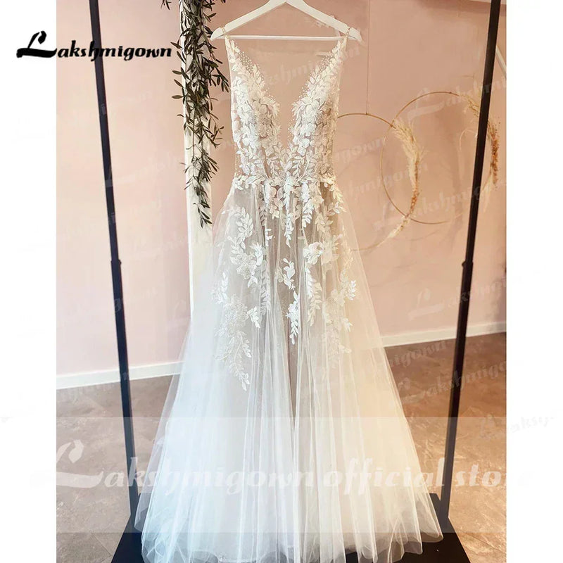 Sexy A-Line Backless Wedding Dress Customized Lace Applique Beaded Off White Tulle Wedding Gowns Trouwjurk Long Bridal Dress