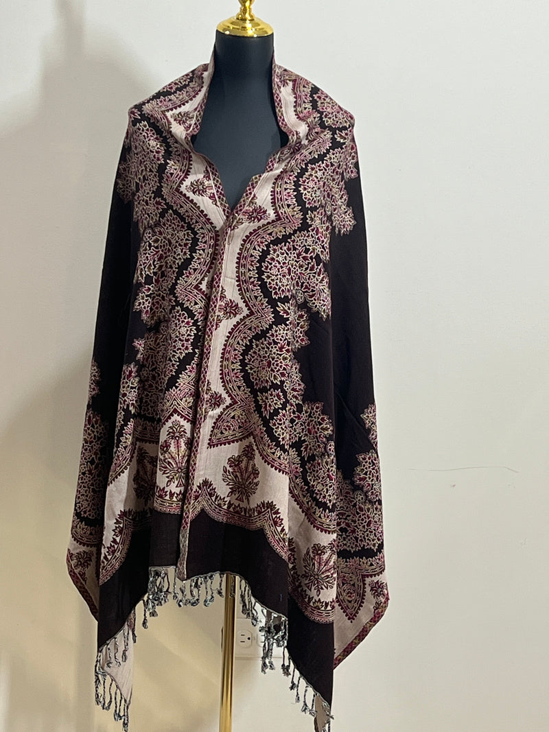Woolen shawl : stole