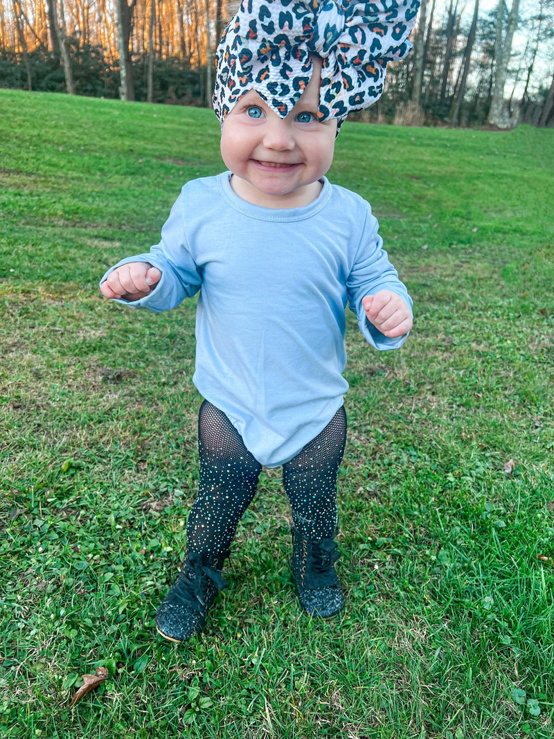 Gray long sleeve leo