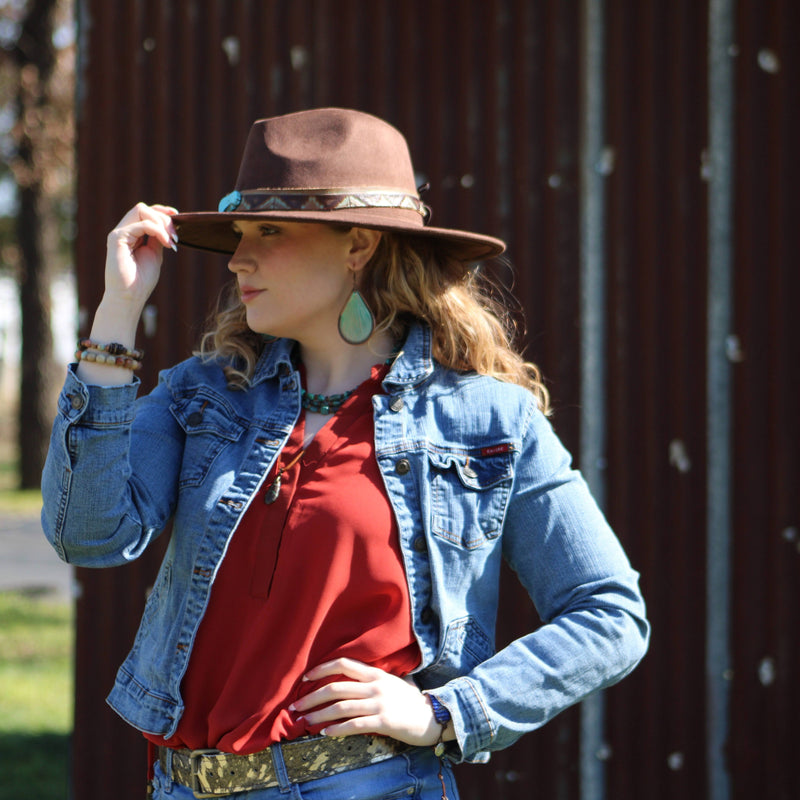 Leather Necklace with Genuine Natural Turquoise Pendant 249q