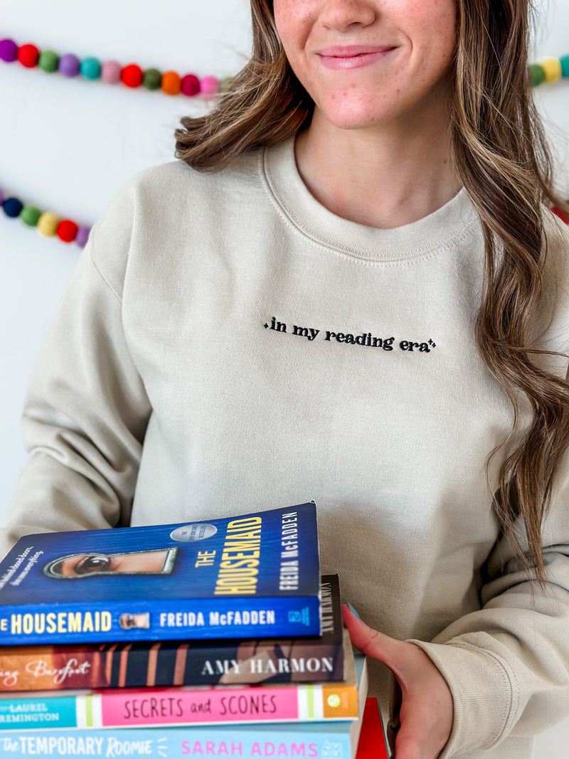 Embroidered Basic Fleece - In My Reading Era