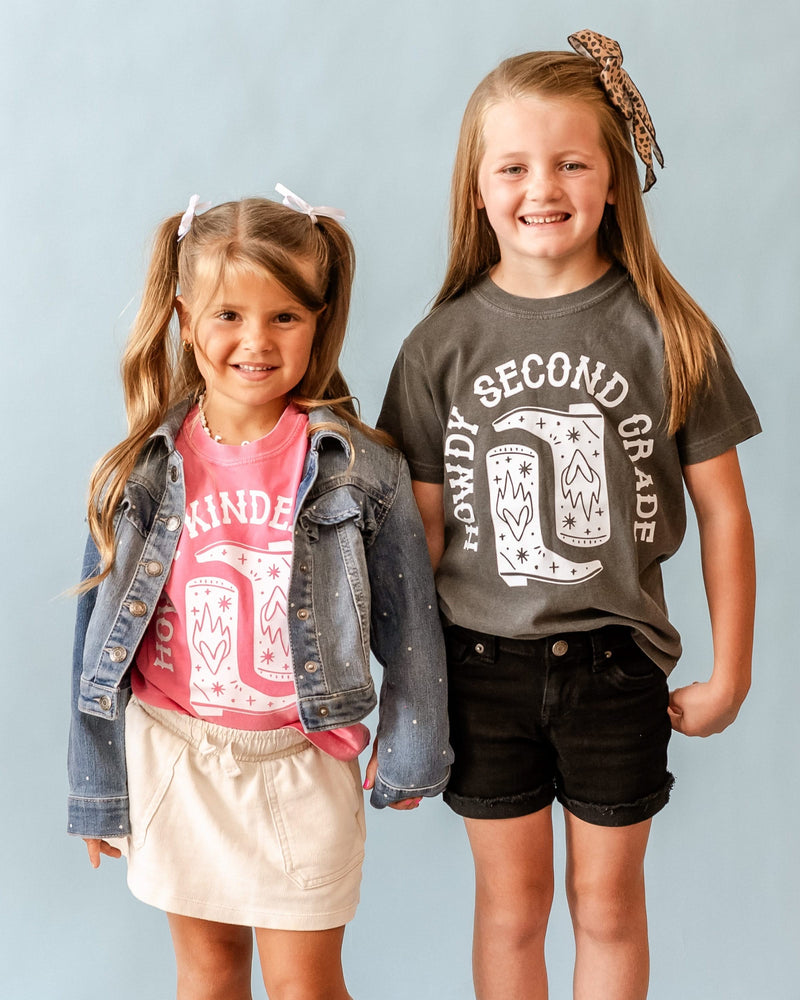 Howdy (Choose Your Grade) - YOUTH Comfort Colors Tee