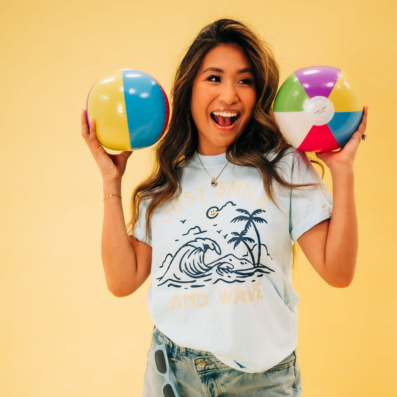 Smile And Wave - Comfort Colors Tee