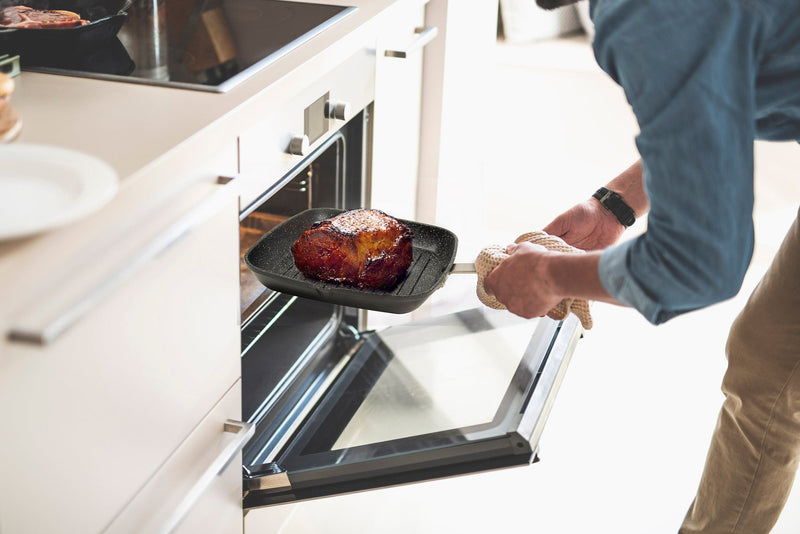 MASTERPAN Nonstick Grill Pan with Silicone Grip, 10" (25cm)