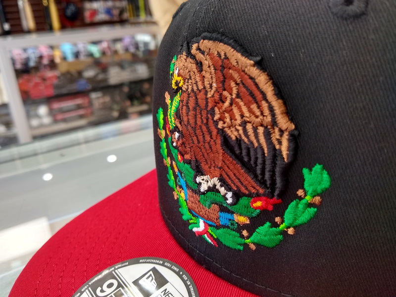 New Era SnapBack Mexican Bull Logo Black - Red Hat