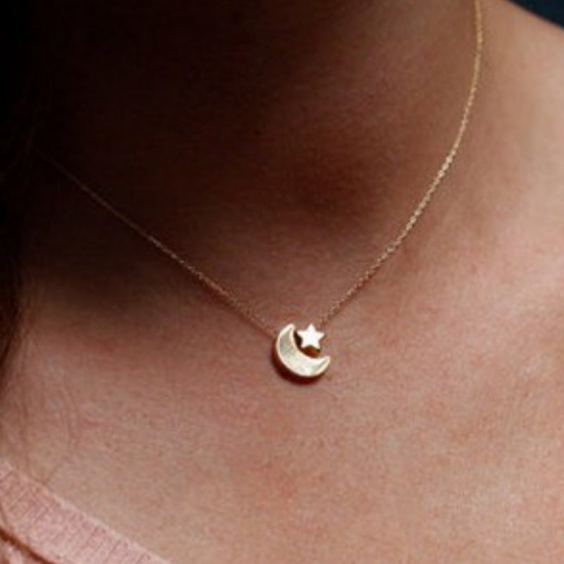 Simple Moon Pendant Necklace