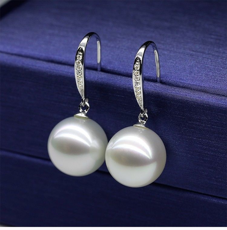 Shell Pearl Dangle Earrings