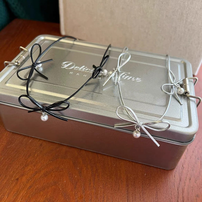 Silver Color Leather Bow With Pearl Necklace